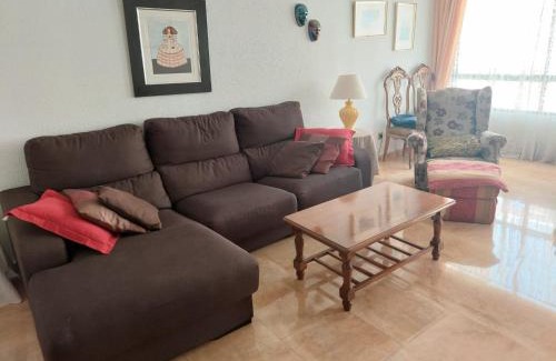 Campoamor Apartment | Ideal Family Stay in Alicante at Plaza de España