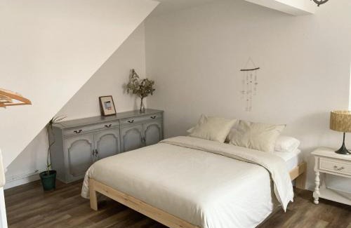 Carballo Apartment | Pet-Friendly Retreat: Casa Oliveros Apartment in Razo