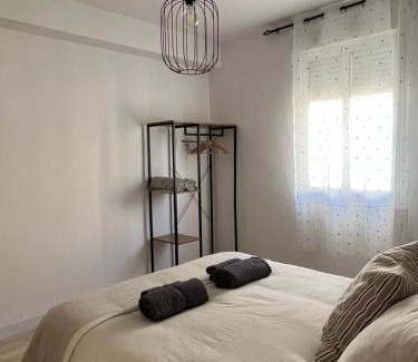 Distrito Noroeste House | Central Apartment - Vial: Family-Friendly with Great Reviews