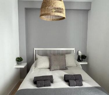 Distrito Noroeste House | Central Apartment - Vial: Family-Friendly with Great Reviews