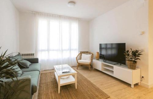 Logrono City Centre Apartment | Family-Friendly Apartment in Colón - Logroño, Rated 9.2