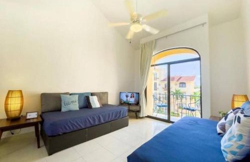 Puerto Juarez Apartment | Beachfront Apartment in 4-Star Hotel Complex with Pool