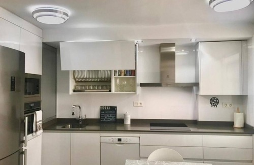 Almeria Centro Apartment | Central 2-Bedroom Apartment with Free Parking for Families