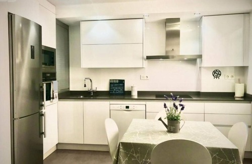 Almeria Centro Apartment | Central 2-Bedroom Apartment with Free Parking for Families