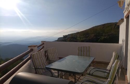 Alpujarra De La Sierra Apartment | Family-Friendly Apartment in El Golco for Memorable Stays