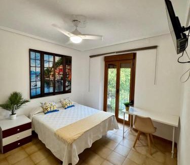 Ontinyent Apartment | Child-Friendly Apartment in the Park - Guest Rated 10/10
