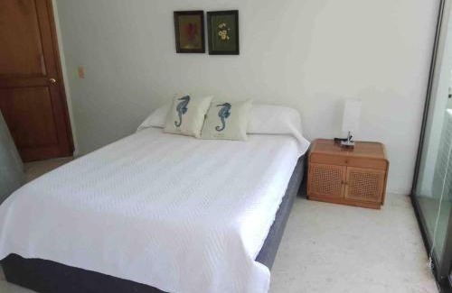 Girardot Apartment | Pet-Friendly Oceanfront Apartment with Pool and Spa