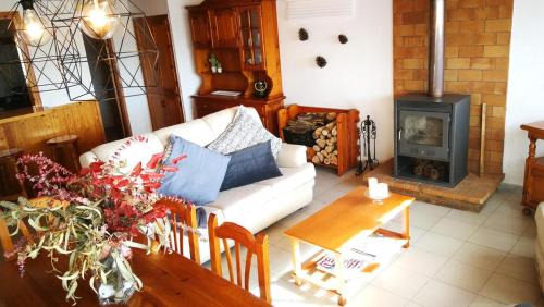 Bellver de Cerdanya Apartment | Central Bellver Apartment: Family & Pet Friendly Retreat