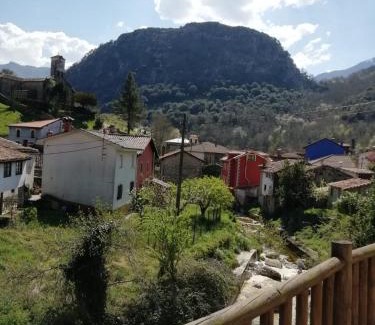 Carrena Apartment | Child-Friendly Haven: Apartamento en Carreña de Cabrales