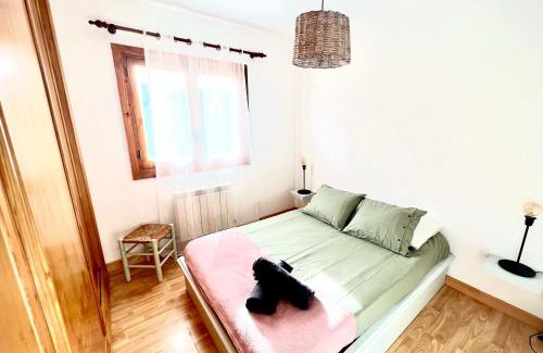 Formigal Apartment | Scenic Formigal Apartment with Pool and Family Amenities