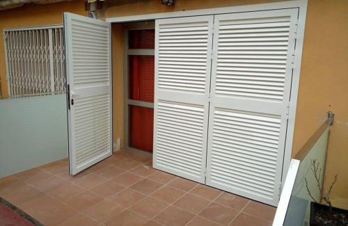 Els Griells Apartment | Beachside Apartment in L'estartit with Pool and Ocean View