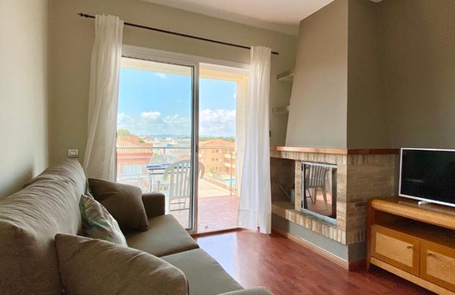 Els Griells Apartment | Ocean View Apartment in Estartit with Pool and Family Amenities
