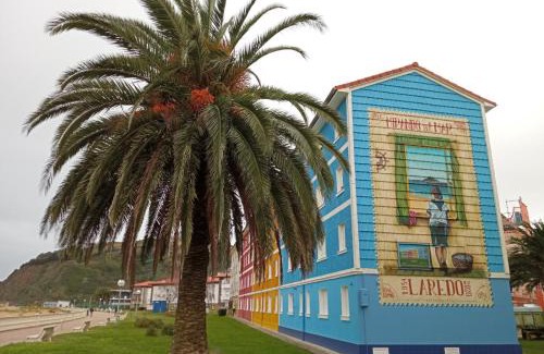 Laredo Apartment | Beachfront Apartment with Ocean View and Family Friendly Atmosphere