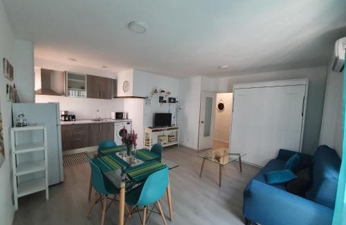 San Basilio Apartment | Cozy Apartment in Los Patios De San Basilio for Families