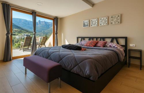 Monistrol de Montserrat Apartment | Relaxing Oceanfront Stay at Montserrat Paradise Apartment
