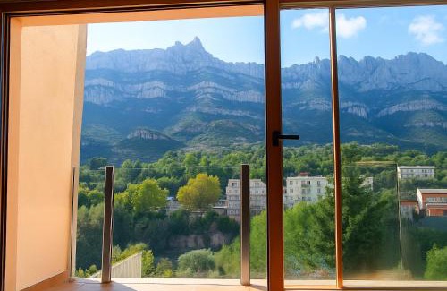 Monistrol de Montserrat Apartment | Relaxing Oceanfront Stay at Montserrat Paradise Apartment