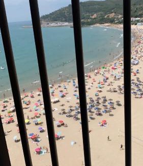 Oropesa del Mar Apartment | Beachfront Apartment with Spectacular Ocean Views & Streaming