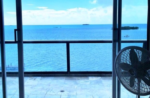 Barrio Obrero Apartment | Seaside Apartment in San Andrés with Pool & Spa Access