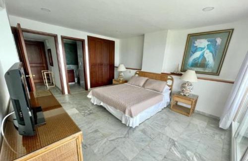Punta Hansa Apartment | Oceanfront Apartment at Sun Rise San Andrés with Pool