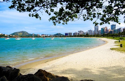 Jardim Camburi Apartment | Oceanfront Apartment Enseada do Suá with Breakfast & Views