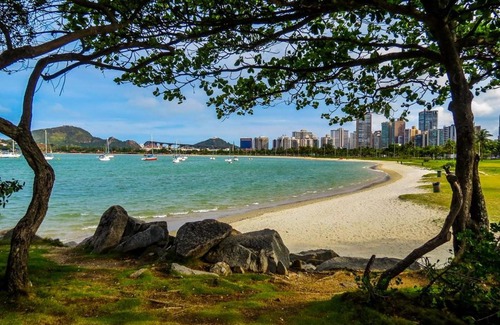 Jardim Camburi Apartment | Oceanfront Apartment Enseada do Suá with Breakfast & Views