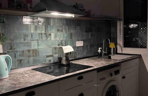 Las Arenas Apartment | Cozy Apartment for 4 in Leioa with Kitchen & Spa Access