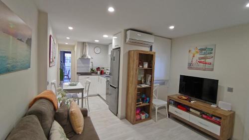 Castello de la Plana Apartment | Family-Friendly Stay at Apartamento La Unión - 9.6/10 Rating