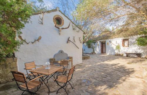Los Angeles House | Scenic Stay at Apartamento Cortijo Rural Las Aves