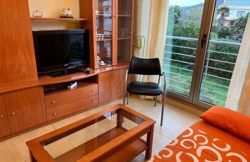 Porto de Espasante Apartment | Family-Friendly Suite Near Playa in San Antón