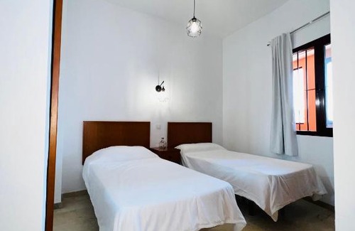 Puerto de la Duquesa Apartment | Beachfront Apartment with Pool and Ocean Views