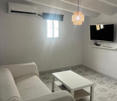 Sanlucar de Barrameda Apartment | Family-Friendly Apartamentos Arquillo de Rota Awaits You