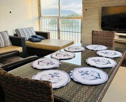 Itarare Apartment | Captivating Apartment with Breathtaking Ocean Views