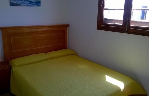 El Perello Apartment | Scenic Oceanfront Stay at Apartamento Espert - Pet Friendly