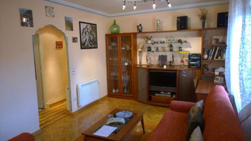 Haro Apartment | Explore Apartamento Estación Enológica: Family-Friendly Stay