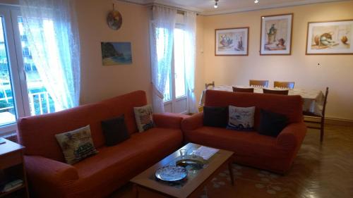 Haro Apartment | Explore Apartamento Estación Enológica: Family-Friendly Stay