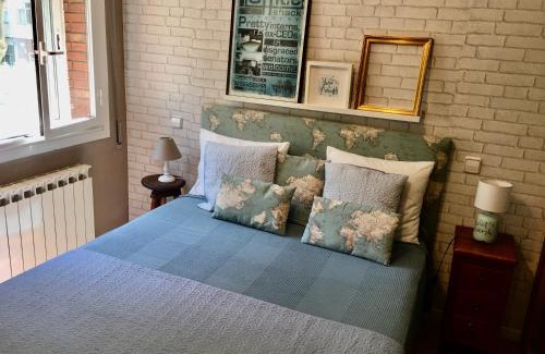 Logrono City Centre Apartment | Vintage Apartment in Central Location with Garage Access