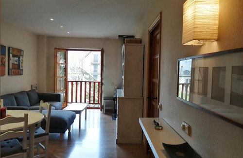 Taull Apartment | Family-Friendly Comfort at Muntanyó 1 - Rated 9/10!