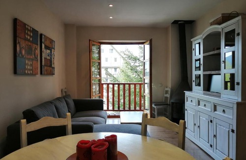 Taull Apartment | Family-Friendly Comfort at Muntanyó 1 - Rated 9/10!