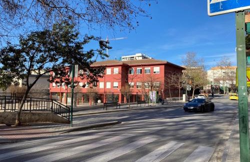 Cerrillo de Maracena Apartment | Family-Friendly Alhambra Apartment in Beautiful Granada