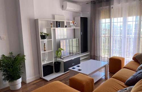 Cerrillo de Maracena Apartment | Family-Friendly Alhambra Apartment in Beautiful Granada