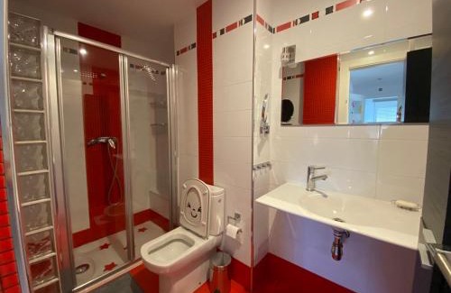 Cerrillo de Maracena Apartment | Family-Friendly Alhambra Apartment in Beautiful Granada