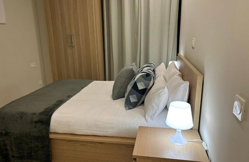 Parque Alcosa Apartment | Elegant Fibes-Congresos Apartment with Free Parking & Pool