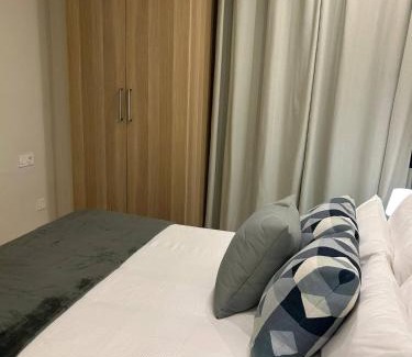 Parque Alcosa Apartment | Elegant Fibes-Congresos Apartment with Free Parking & Pool