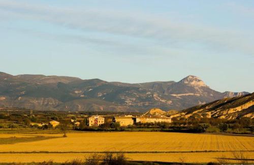 Fontellas Apartment | Family-Friendly Stay at Apartamento Fontellas-Ayerbe
