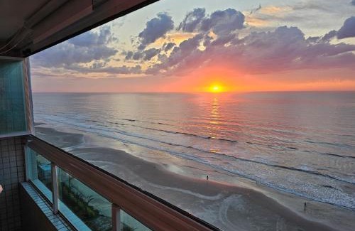 Praia Grande Apartment | Oceanfront Apartment with Pet-Friendly Amenities & Scenic Views