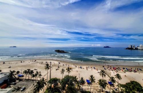 Pitangueiras Apartment | Idyllic Oceanfront Apartment at Pitangueiras, Guarujá