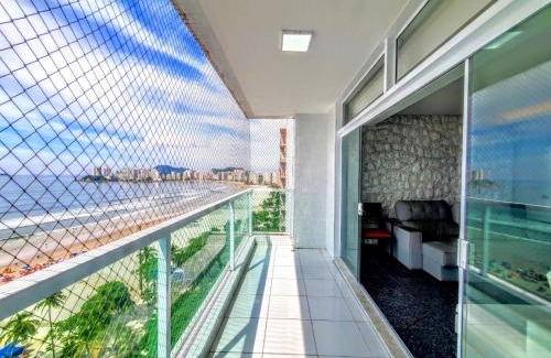 Pitangueiras Apartment | Idyllic Oceanfront Apartment at Pitangueiras, Guarujá
