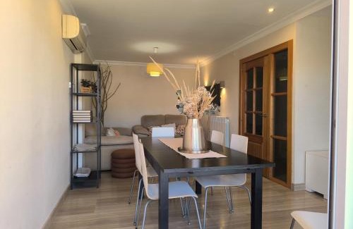 Cervantes Apartment | Delightful Apartamento Góngora with Breakfast & Family Amenities