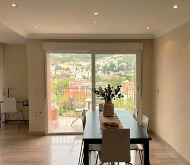 Cervantes Apartment | Delightful Apartamento Góngora with Breakfast & Family Amenities