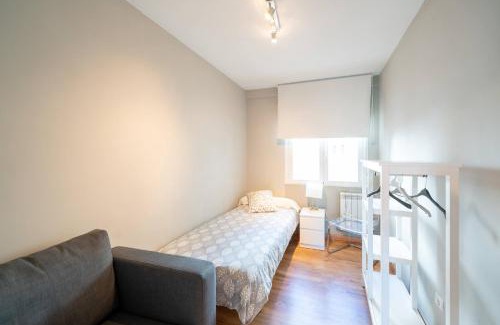 Valladolid City Centre Apartment | Modern Comfort at Apartamento GO Felipe II Center